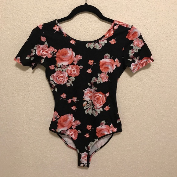 Forever 21 Tops - floral // BODYSUIT 🌺